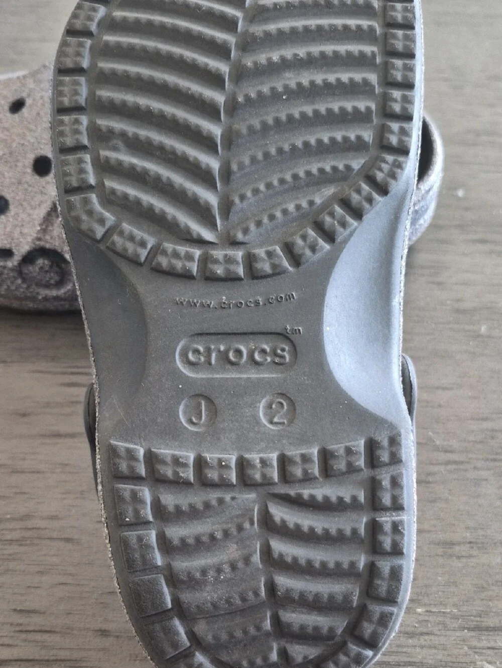 CROCS Kids Glitter Clogs in Silver-Black